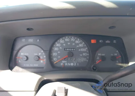 2004 Mercury Grand Marquis Gs из США, поврежденный, VIN 2MEFM74W84X687773